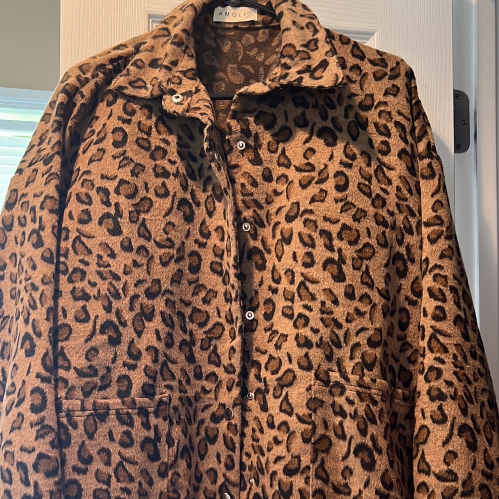 Amoli Button Down